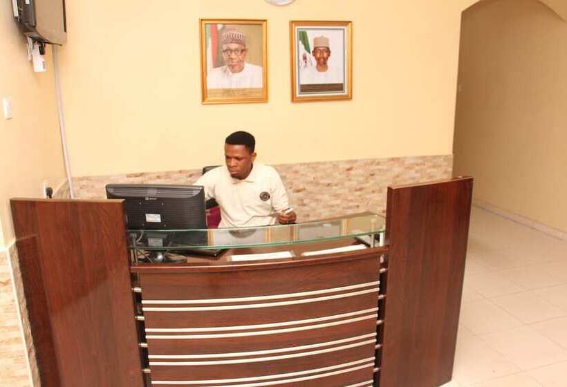 هتل Kriscane Suites