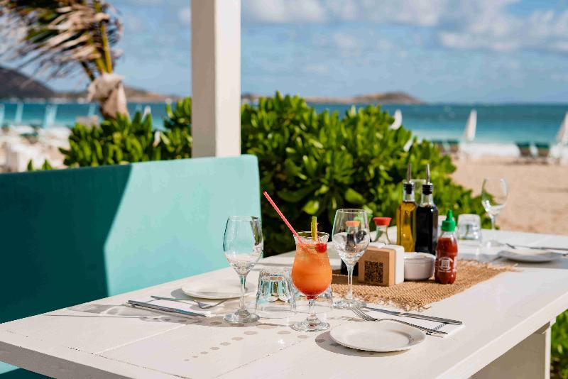 هتل La Playa Orient Bay