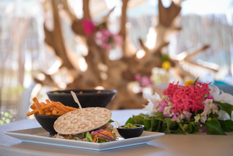 هتل La Playa Orient Bay