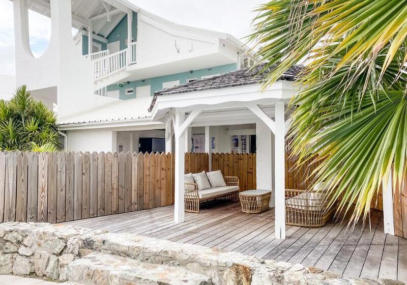 هتل La Playa Orient Bay