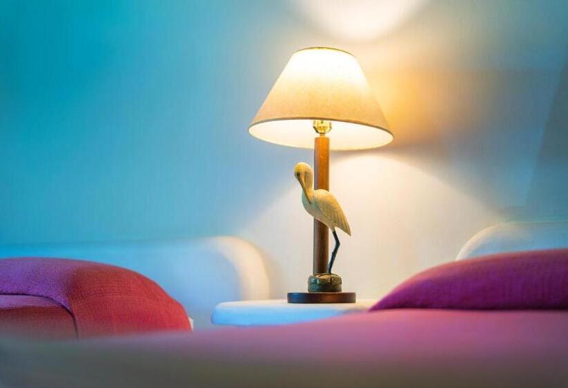 هتل Nanajuana Río Dulce