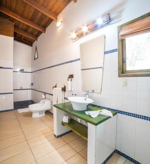 هتل Nanajuana Río Dulce