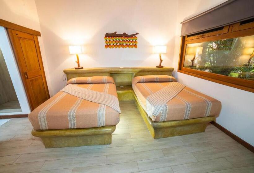 هتل Nanajuana Río Dulce