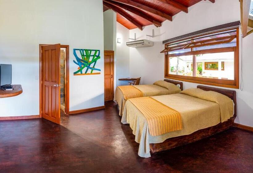 هتل Nanajuana Río Dulce