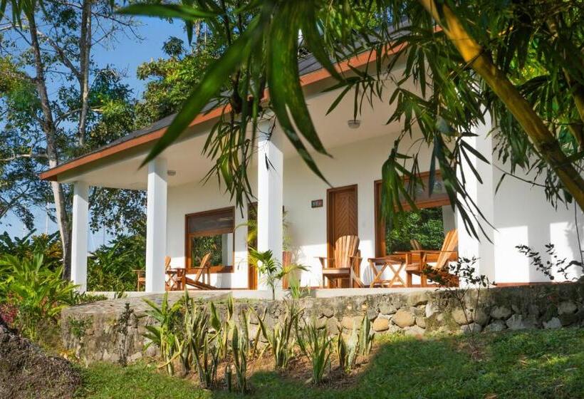 هتل Nanajuana Río Dulce