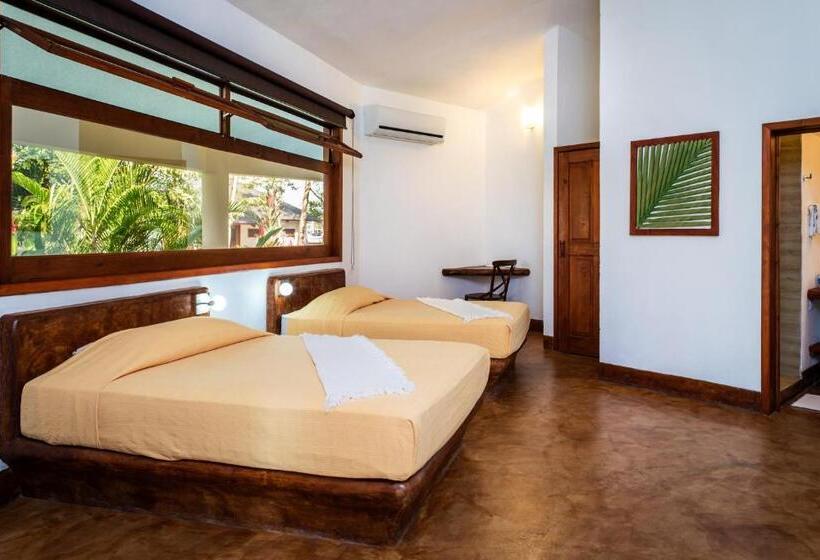 هتل Nanajuana Río Dulce