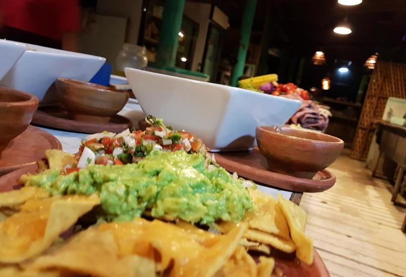 هتل Tortugal Boutique River Lodge