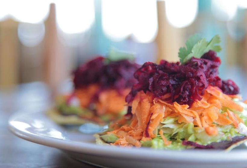 هتل Tortugal Boutique River Lodge