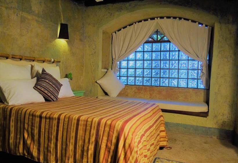 هتل Tortugal Boutique River Lodge