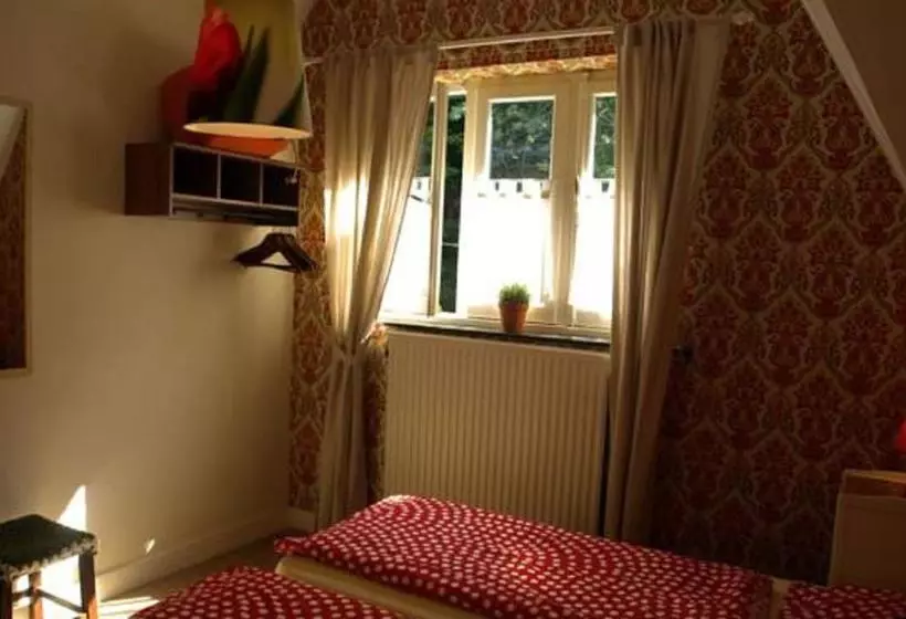 Hotelli Villa Warempel