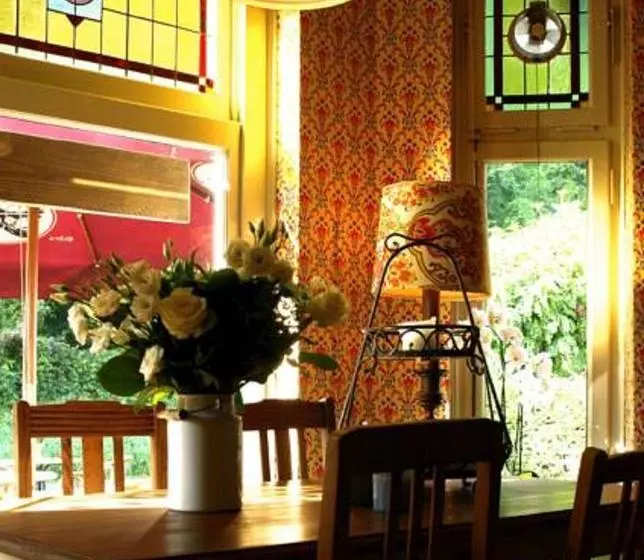 Hotelli Villa Warempel