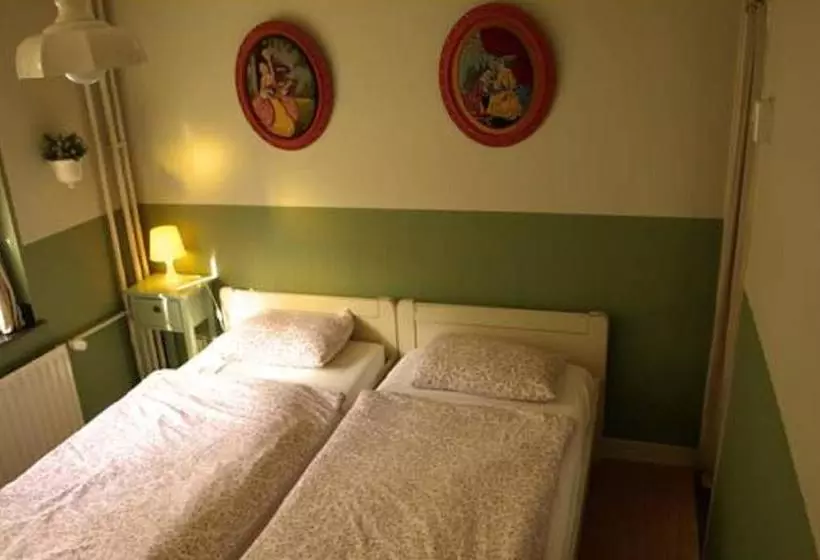 Hotelli Villa Warempel