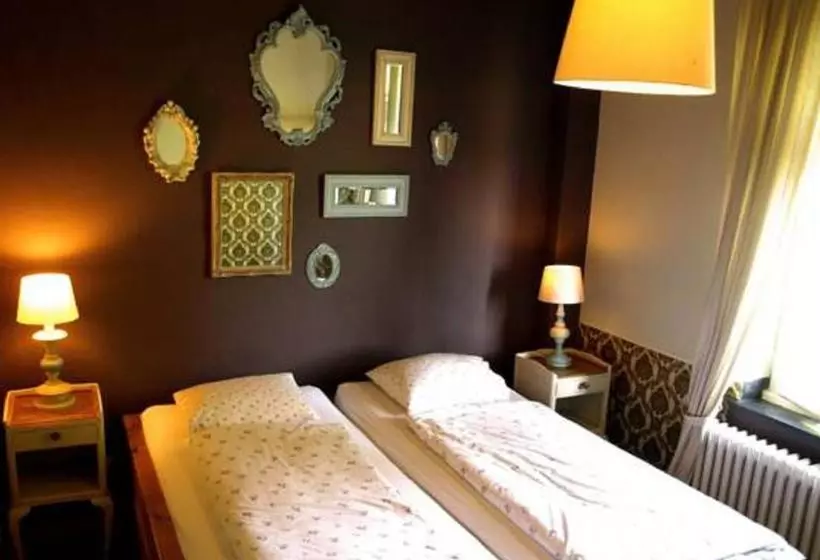 Hotelli Villa Warempel