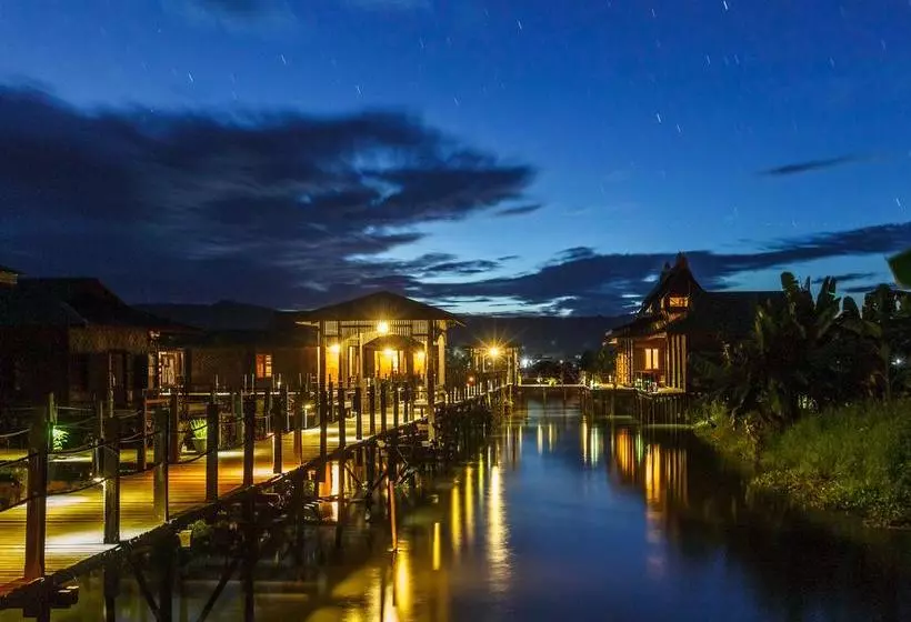 استراحتگاه Inle Heritage Stilt Houses