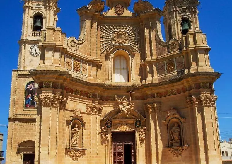 تختخواب و صبحانه Ta  Matmura Farmhouse