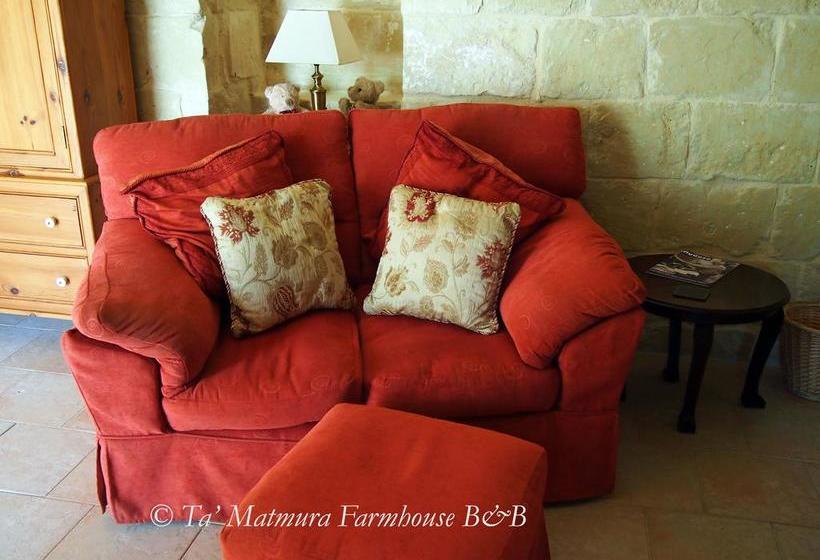 تختخواب و صبحانه Ta Matmura Farmhouse