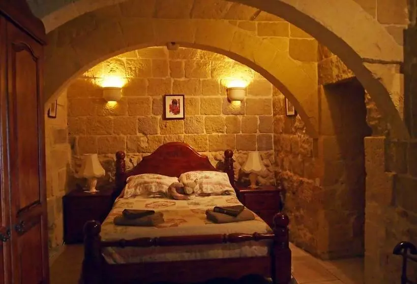 تختخواب و صبحانه Ta  Matmura Farmhouse