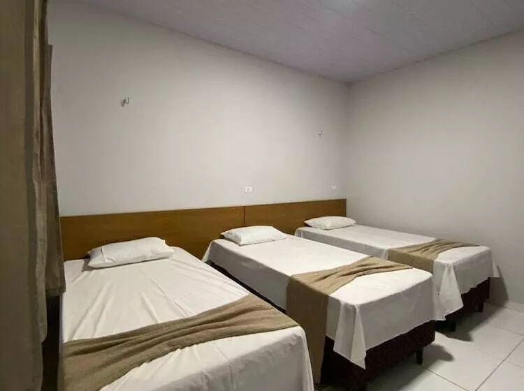 Hotelli Pousada Nelly Medeiros