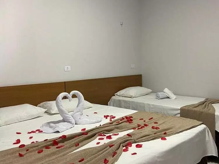 Hotelli Pousada Nelly Medeiros