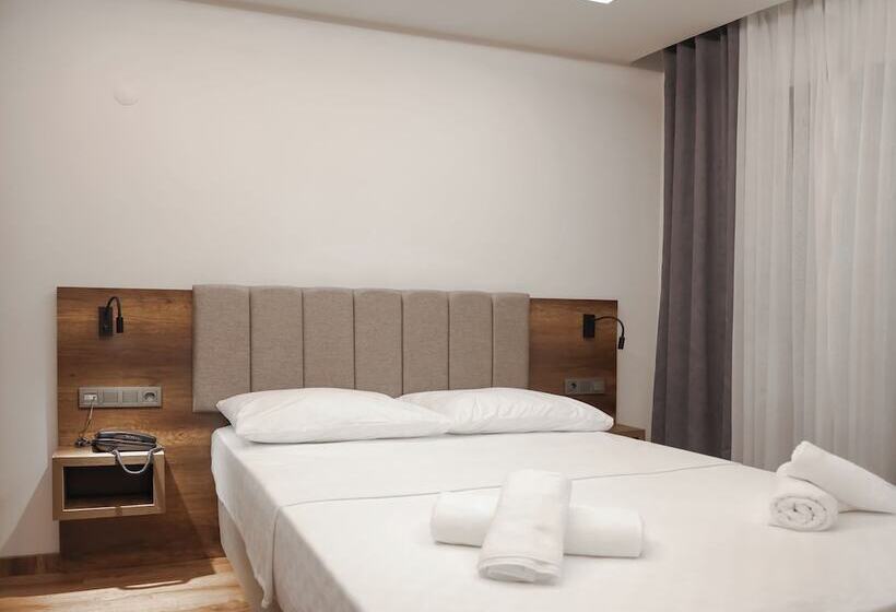 ホテル Querencia Suit