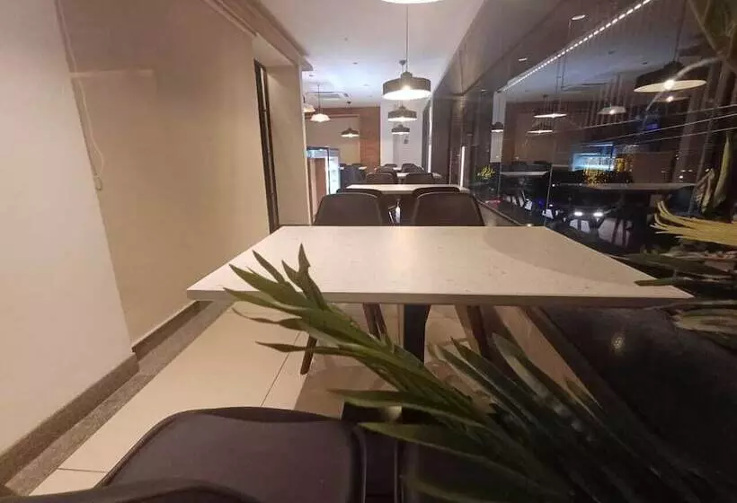 Hotelli Raai Hosur By Park Elanza