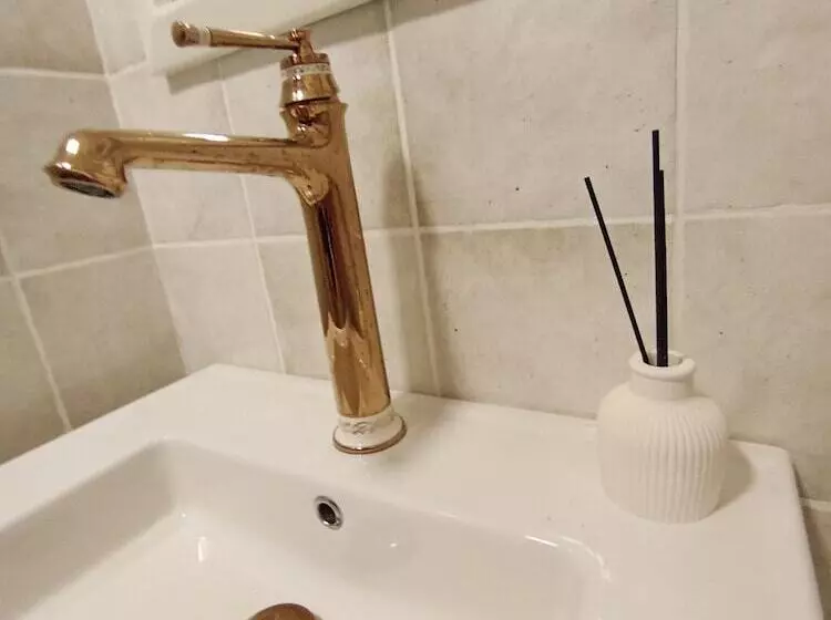تختخواب و صبحانه Yoga Butik Otel