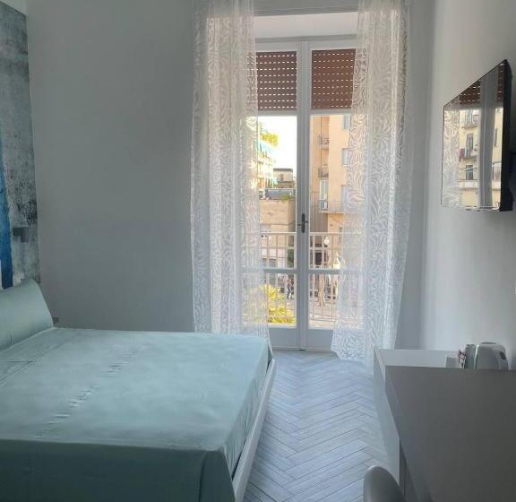 تختخواب و صبحانه Bluceleste Salerno Centro