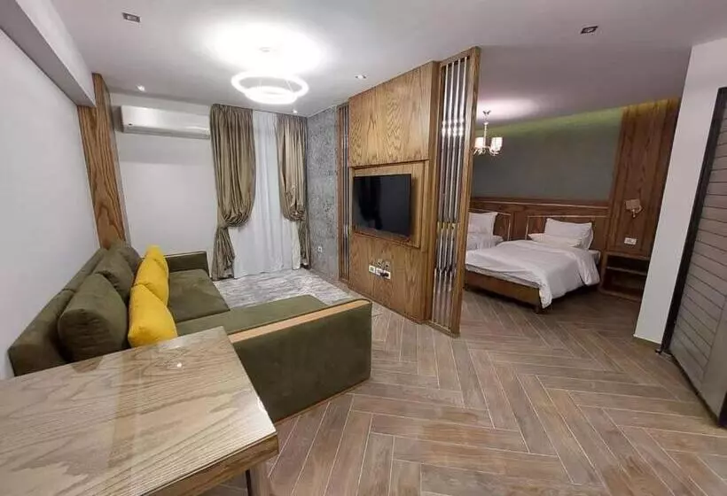 هاستل Free Inn