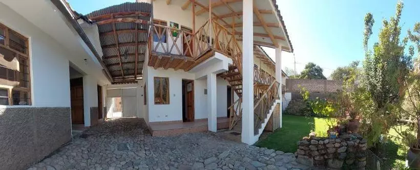 تختخواب و صبحانه Hostal Miramonti