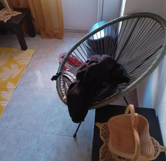 تختخواب و صبحانه Alojos Manbo