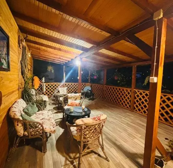 ペンション Casa Coman