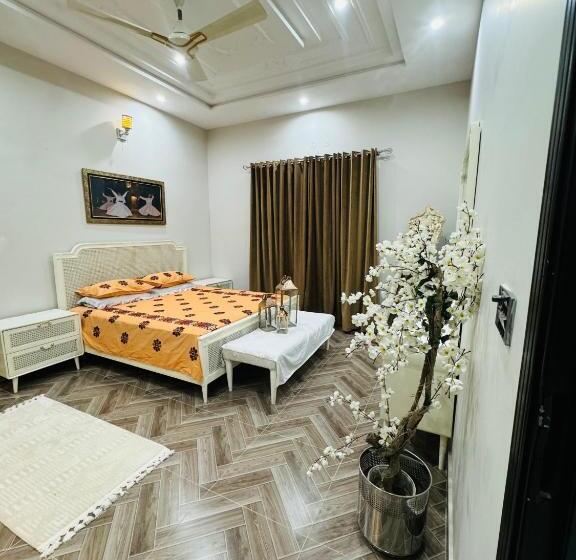 پانسیون Stay With Talha