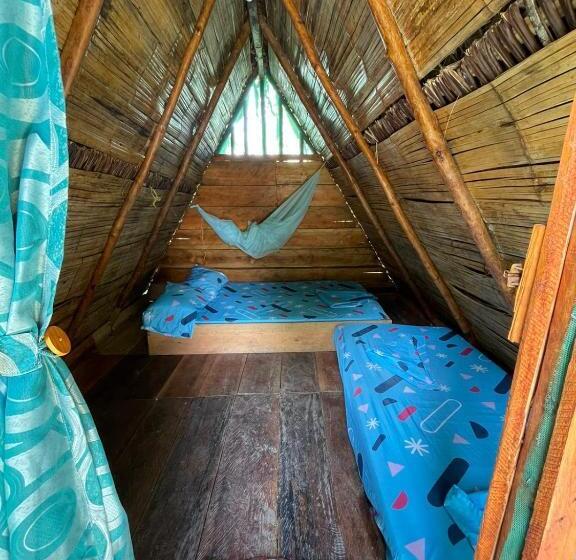 پانسیون Wira Hostal