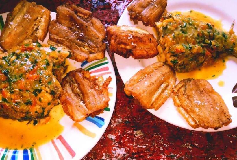 پانسیون Wira Hostal