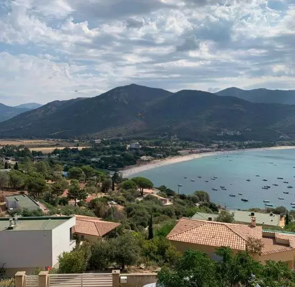 Aamiaismajoitus (B&B) Chambre Indépendante Dans Villa Bord De Mer