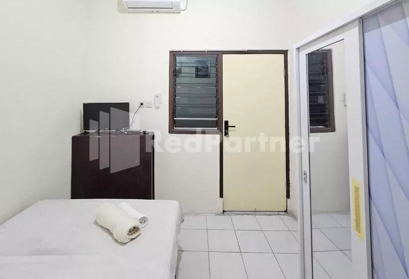 Hotelli Gedangan Indah Homestay Redpartner