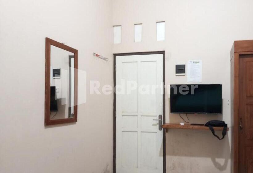 Hotel Isa Homestay Kudus Mitra Reddoorz