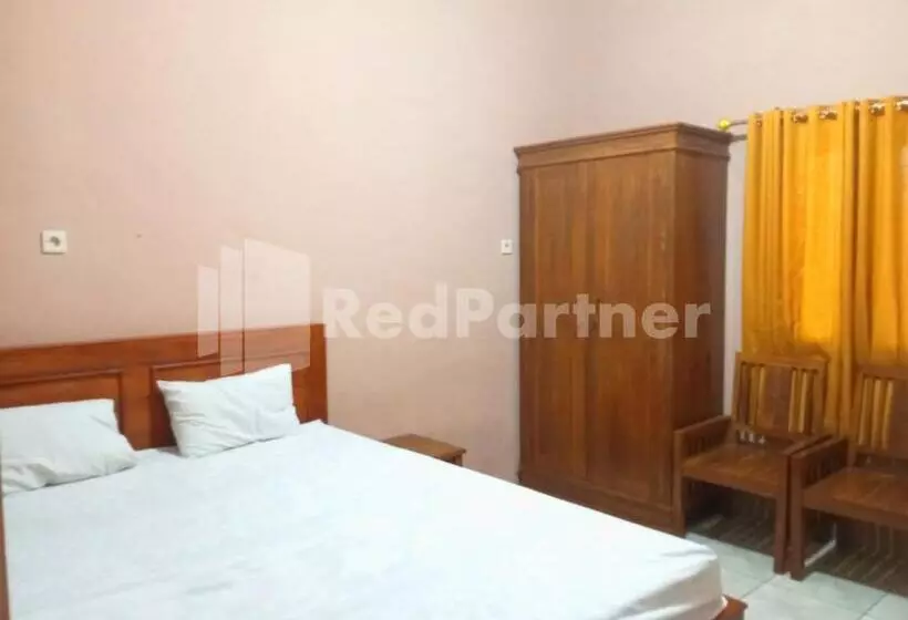 Hotelli Isa Homestay Kudus Mitra Reddoorz