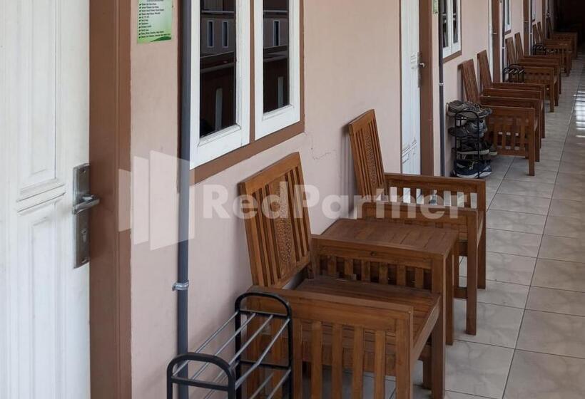 Hotel Isa Homestay Kudus Mitra Reddoorz