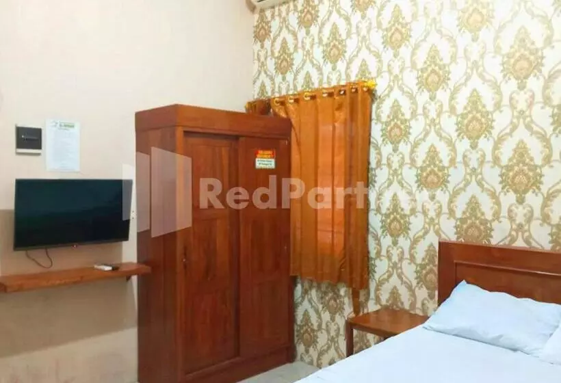 Hotelli Isa Homestay Kudus Mitra Reddoorz