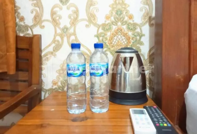 Hotelli Isa Homestay Kudus Mitra Reddoorz