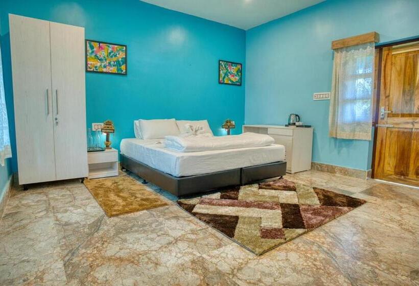 בית מלון כפרי Michael S Island Resort