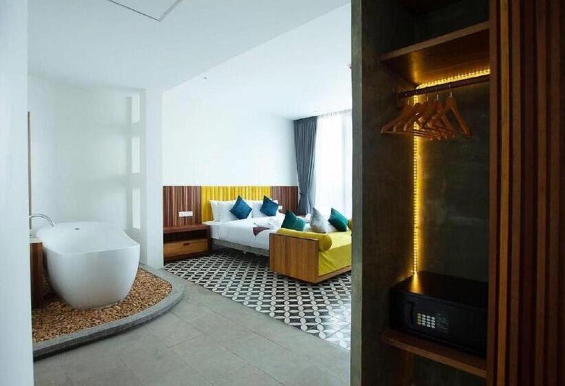 هتل New Centro Pool Villa