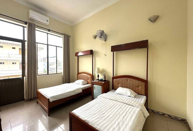 هتل Oyo 1246 Nha Khach Cuc Hau Can