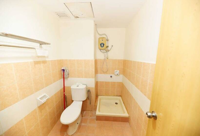 בית מלון כפרי Oyo 91006 Ktc Studio Apartment By My Gunung