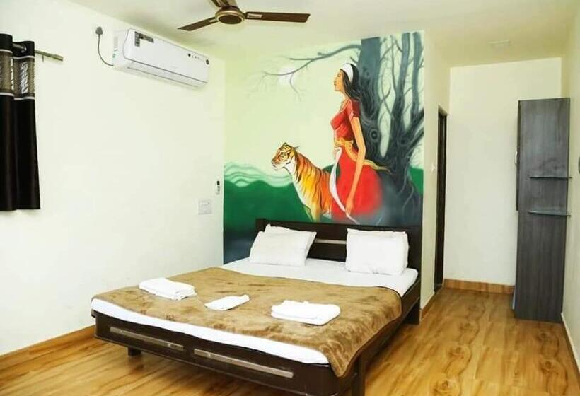 ホテル The Lake View Tadoba