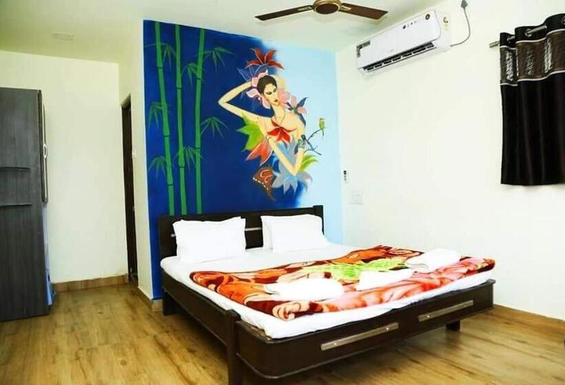 ホテル The Lake View Tadoba