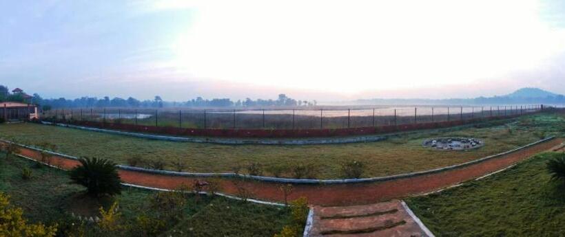 ホテル The Lake View Tadoba