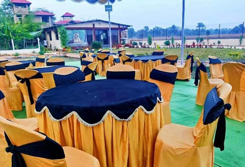 ホテル The Lake View Tadoba