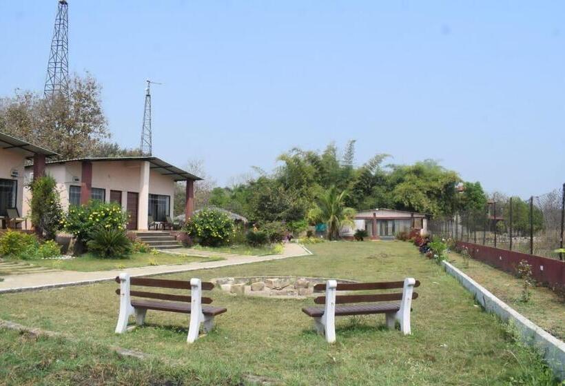 ホテル The Lake View Tadoba